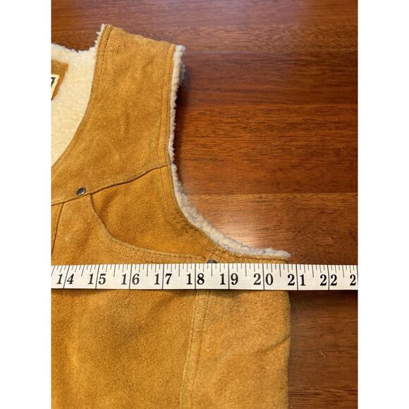 XL Vintage Chess King Sherpa Lined Suede Western Cowboy Vest 70s Snap - Picture 10 of 12